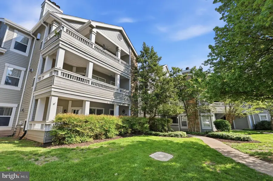 13058 Autumn Woods Way #302, Fairfax, VA 22033 - #2