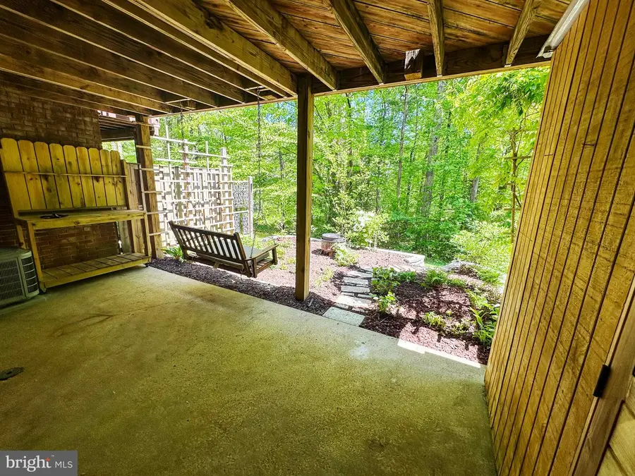 8923 Park Forest Dr, Springfield, VA 22152 - #3