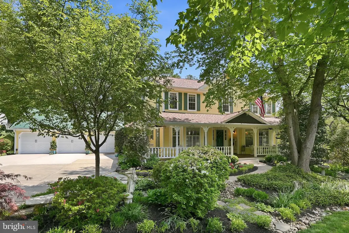 10204 Yellow Pine Dr, Vienna, VA 22182 - #1