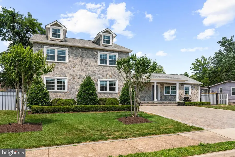 6634 Harriett St, Falls Church, VA 22042 - #2