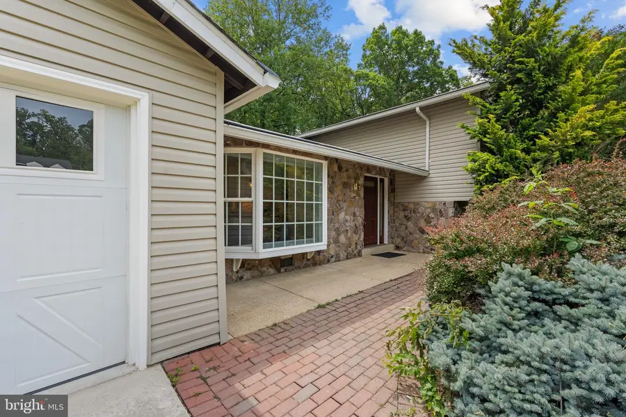 5015 Gadsen Dr, Fairfax, VA 22032 - #2