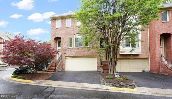 11538 Hemingway Dr, RESTON, VA 20194