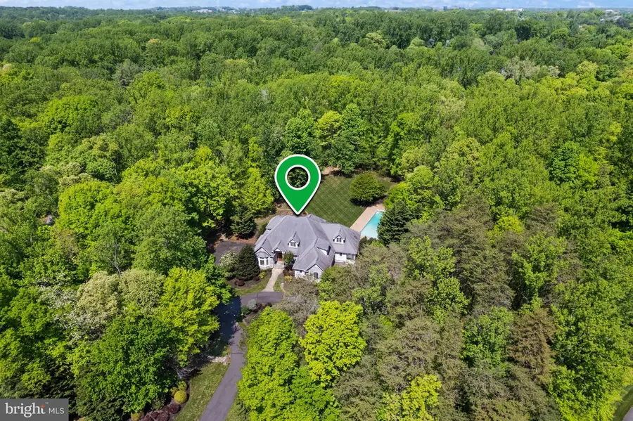 5033 Huntwood Manor Dr, Fairfax, VA 22030 - #2