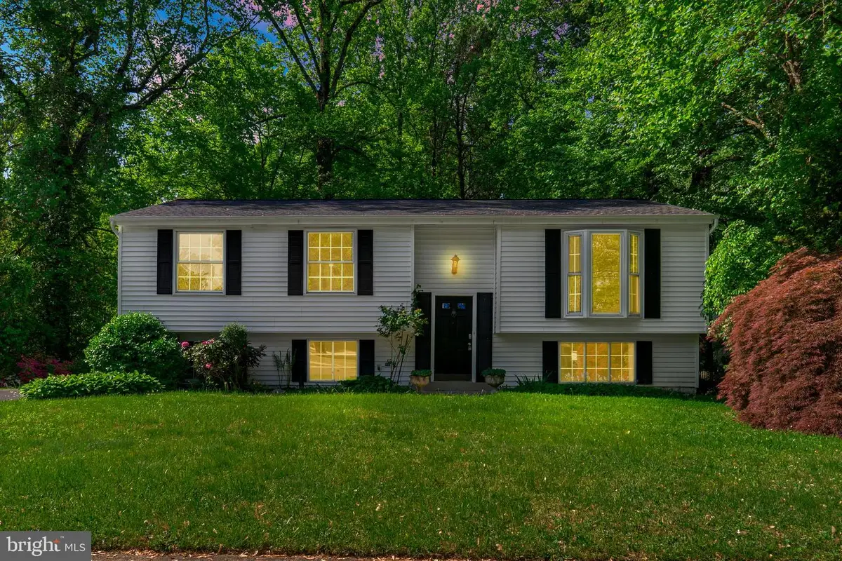 10911 Santa Clara Dr, Fairfax, VA 22030 - #1