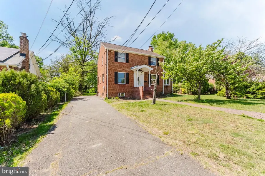 6008 Dinwiddie St, Springfield, VA 22150 - #2