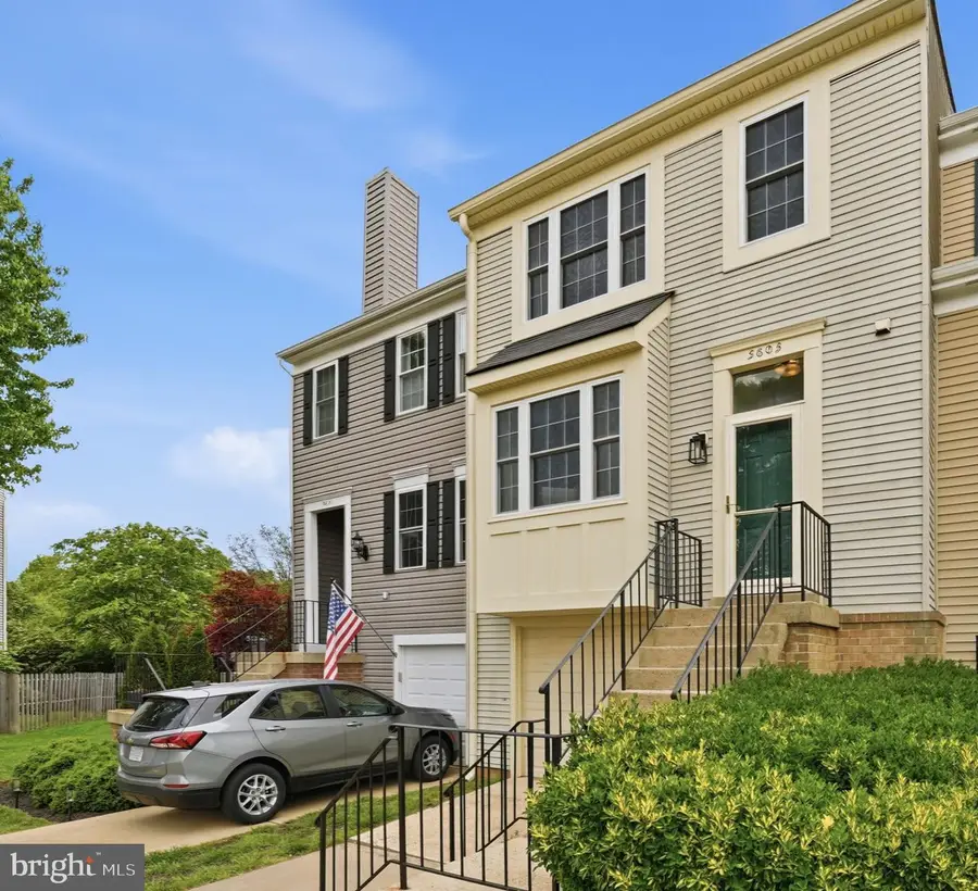 3603 Sweethorn Ct, Fairfax, VA 22033 - #2