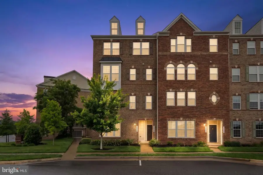 13748 Atlantis St, Herndon, VA 20171 - #2