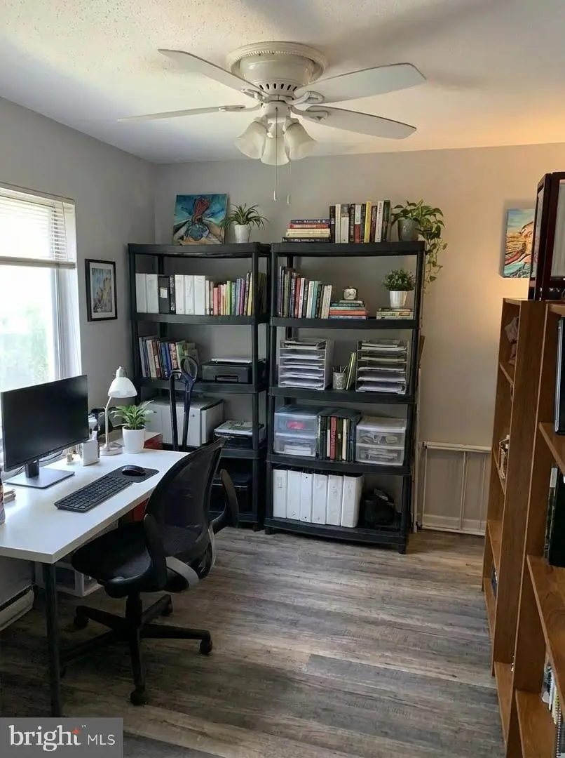 615 Center St #104, Herndon, VA 20170 - #1