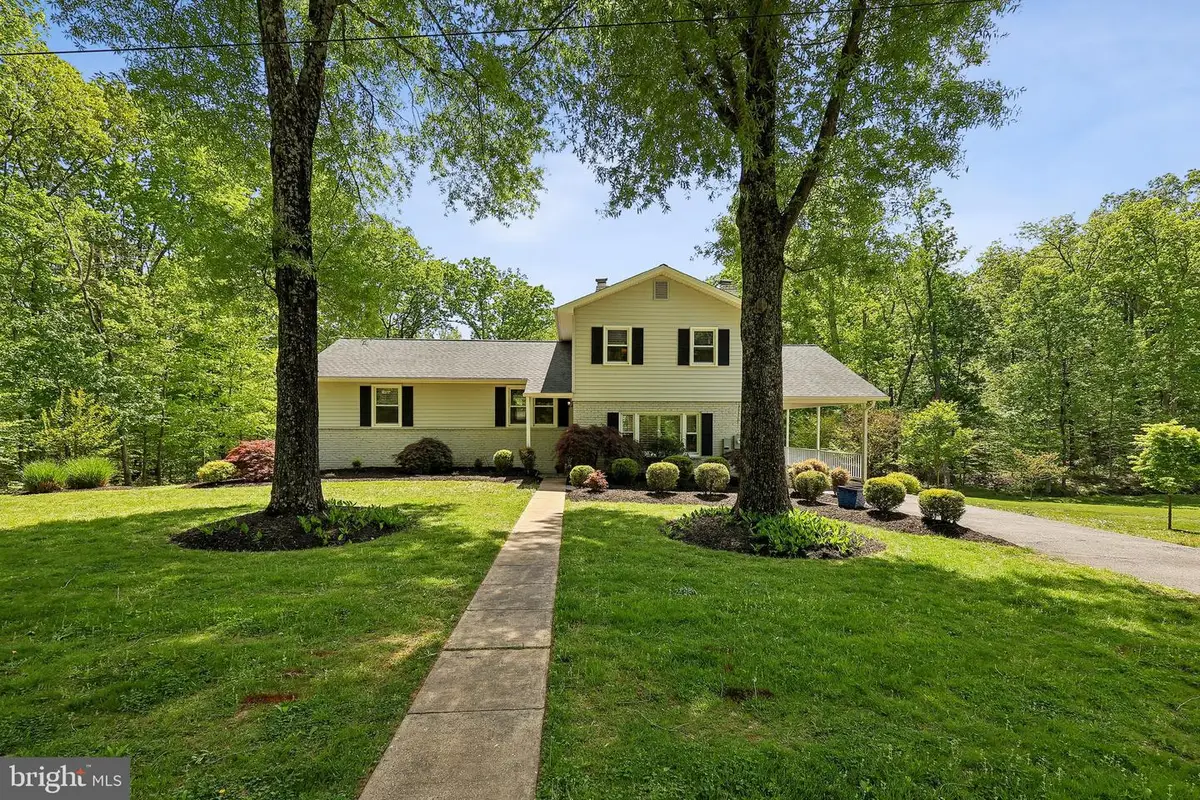 11341 Crescent Dr, Fairfax, VA 22030 - #1