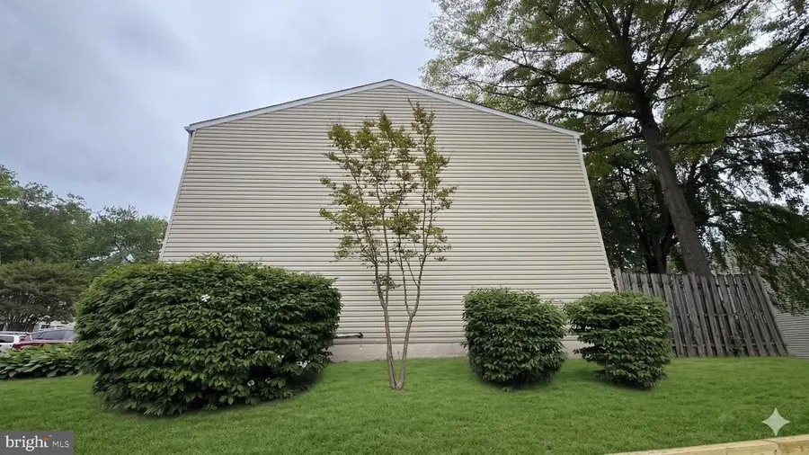 6358 Fenestra Ct, Burke, VA 22015 - #2