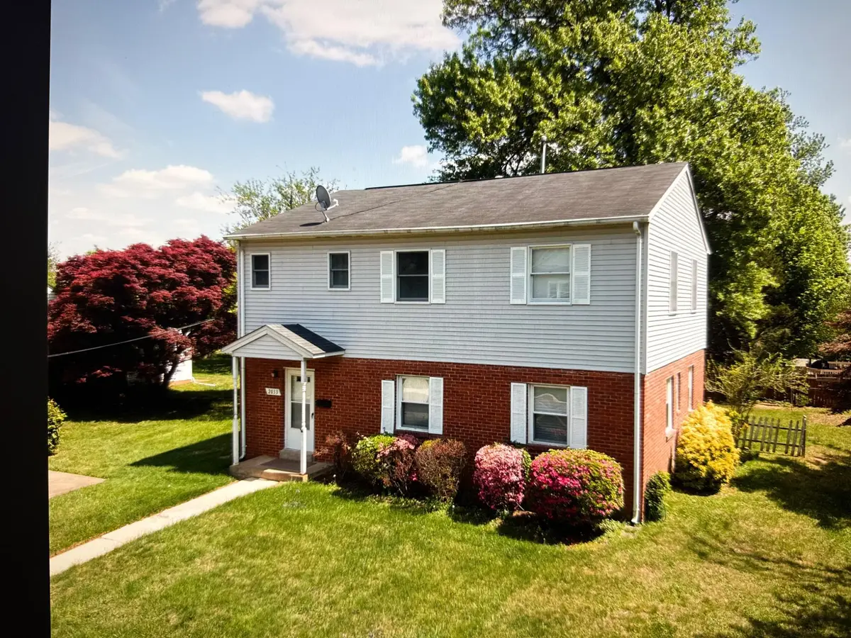 2033 Maynard Dr, Falls Church, VA 22043 - #1