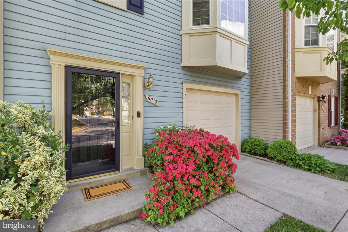 6013 Keble Dr, Alexandria, VA 22315 - #1