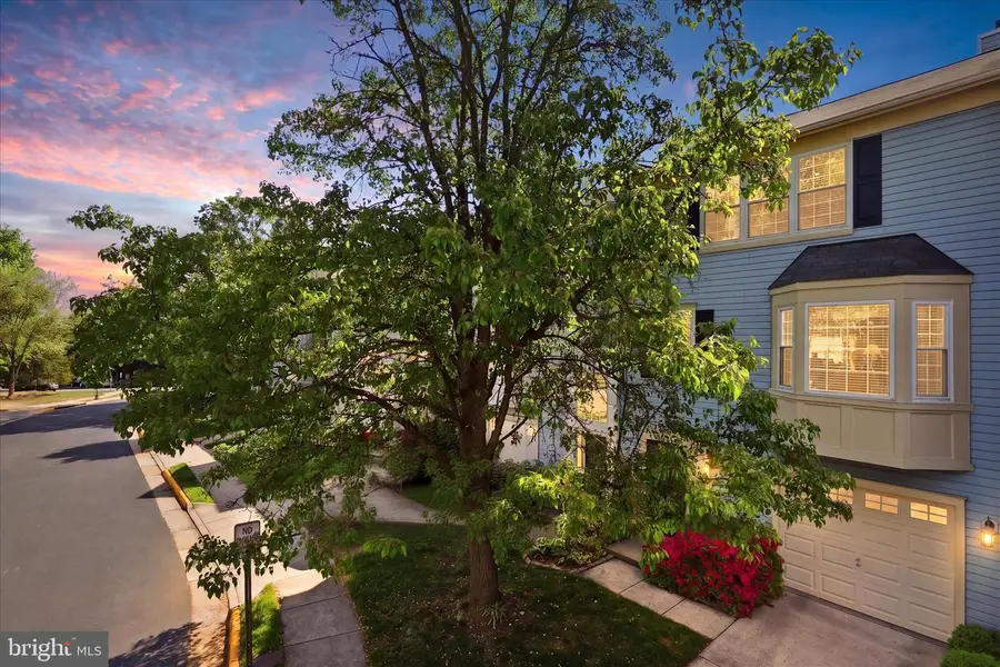 6013 Keble Dr, Alexandria, VA 22315 - #2