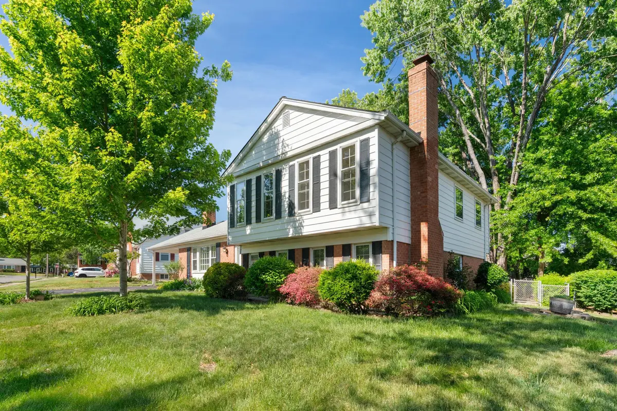 5716 Glamis Dr, Alexandria, VA 22315 - #1