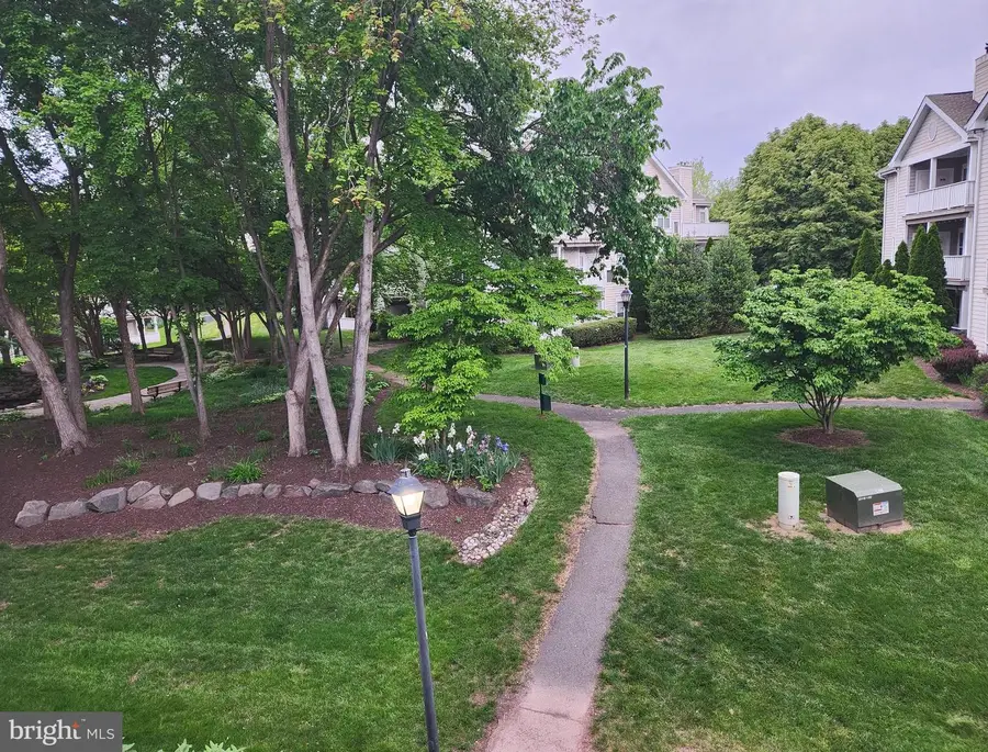 14314 Climbing Rose Way #306, Centreville, VA 20121 - #2