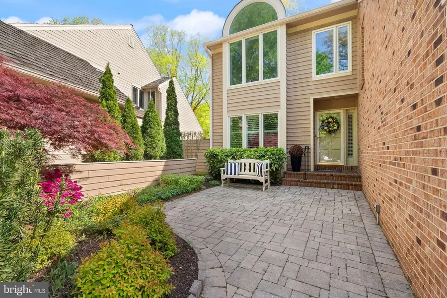 1424 Belcastle Ct, Reston, VA 20194 - #2