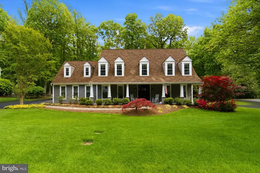 7211 Laketree Dr, Fairfax Station, VA 22039 - #2