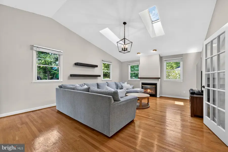 1109 Hillcrest Dr Sw, Vienna, VA 22180 - #2
