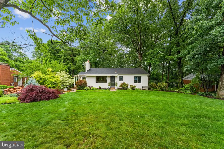 4441 Village Dr, Fairfax, VA 22030 - #2