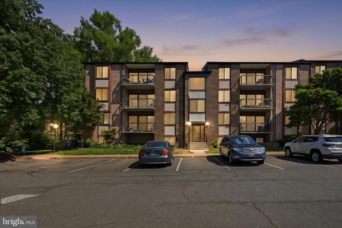 9730 Kingsbridge Dr #303, Fairfax, VA 22031 - #1