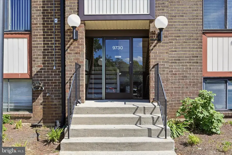 9730 Kingsbridge Dr #303, Fairfax, VA 22031 - #3