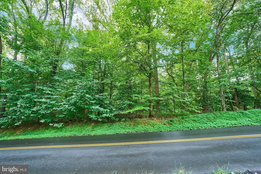 9113 Jeffery Rd, Great Falls, VA 22066 - #3