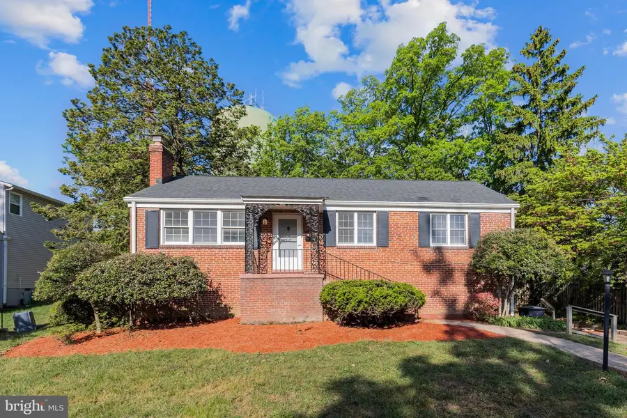 2520 Buckelew Dr, Falls Church, VA 22046 - #2