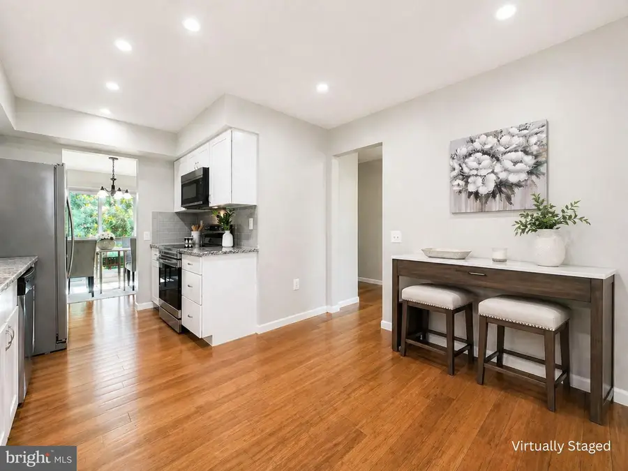 10180 Sassafras Woods Ct, Burke, VA 22015 - #2