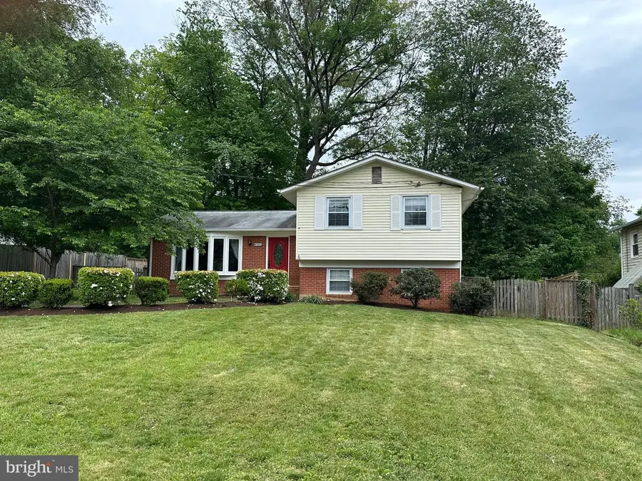 4323 Alta Vista Dr, Fairfax, VA 22030 - #2