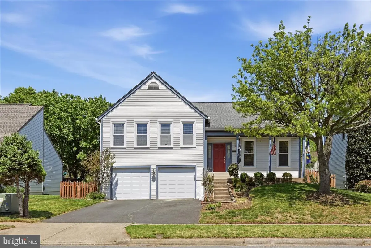 13704 Springhaven Dr, Chantilly, VA 20151 - #1