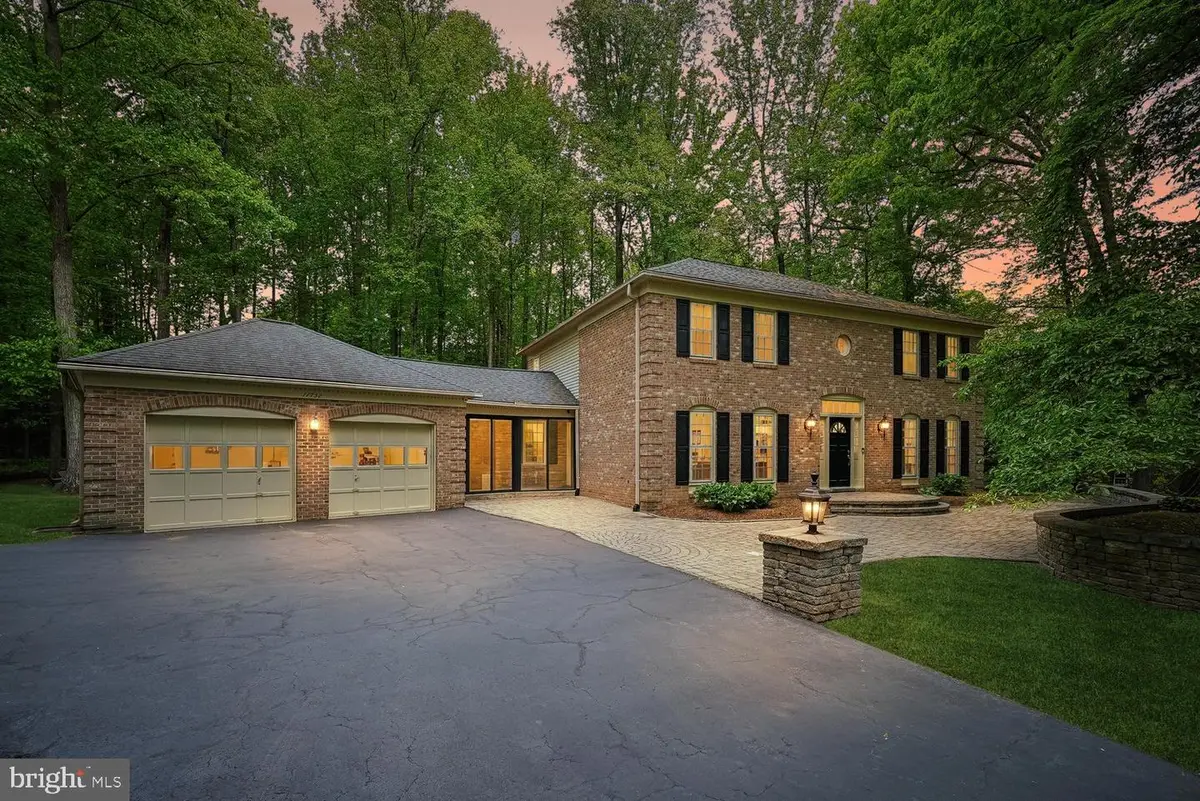 11732 Stuart Mill Rd, Oakton, VA 22124 - #1