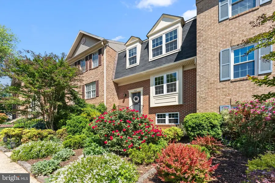7027 Solomon Seal Ct, Springfield, VA 22152 - #2