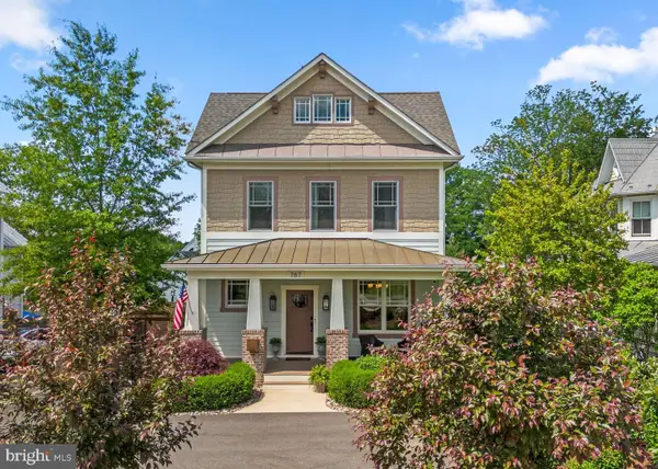 767 Monroe St, HERNDON, VA 20170