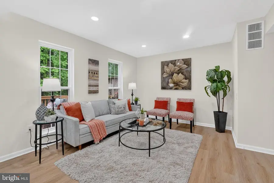 5866 Wood Flower Ct, Burke, VA 22015 - #3