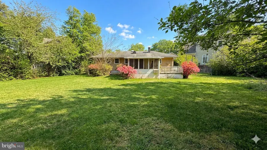 902 Olympian Cir Sw, Vienna, VA 22180 - #3