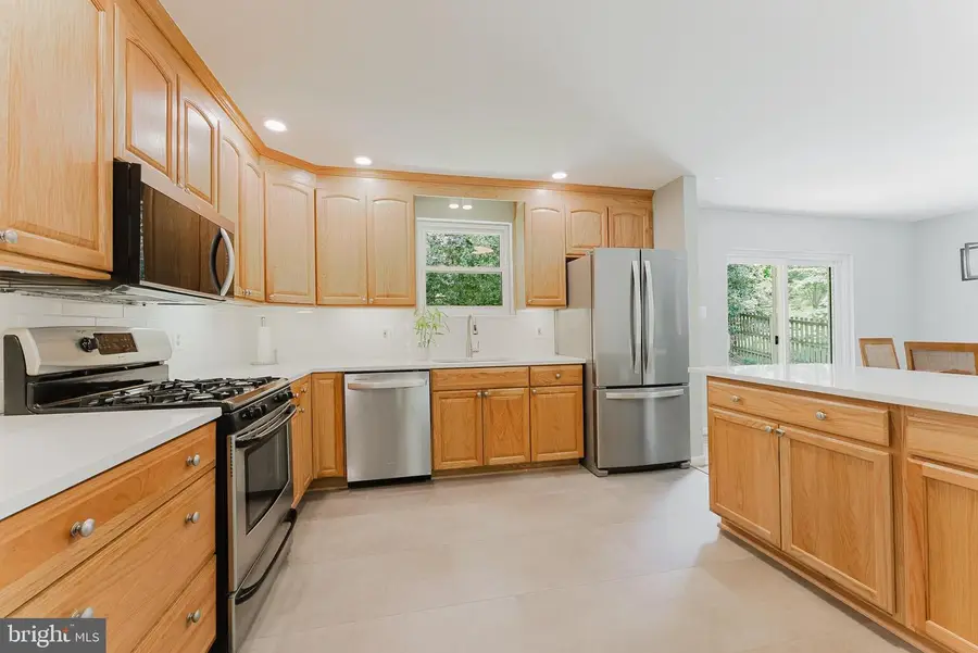 4911 Wycliff Ln, Fairfax, VA 22032 - #2