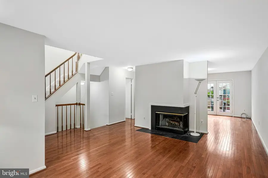 5175 Glen Meadow Dr, Centreville, VA 20120 - #3