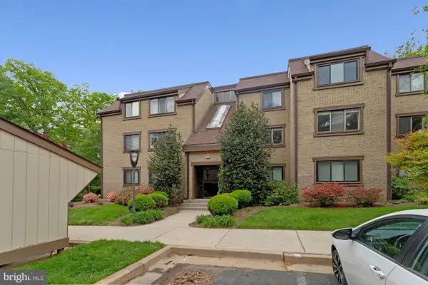 1621 Parkcrest Cir #9a/201, RESTON, VA 20190