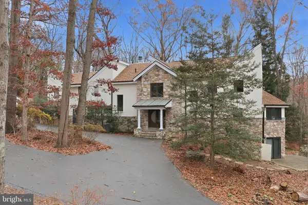 10701 Sycamore Springs Ln, GREAT FALLS, VA 22066