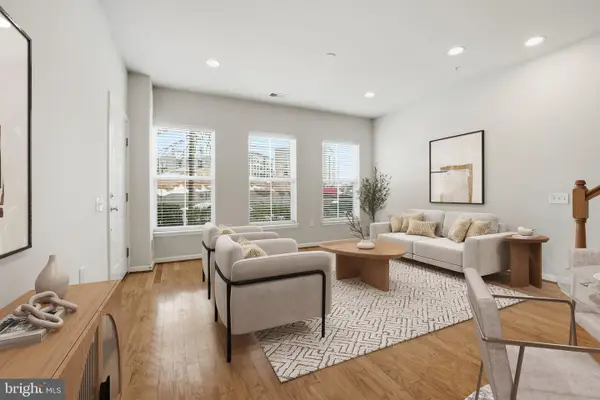 2951 Finsbury Pl #97, FAIRFAX, VA 22031