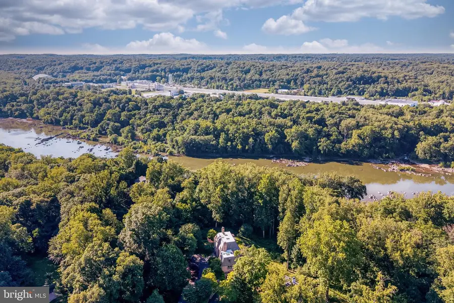 7018 Green Oak Dr, McLean, VA 22101 - #2