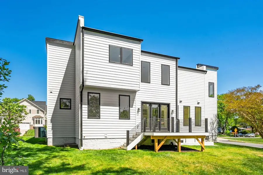 719 Meadow Ln Sw, Vienna, VA 22180 - #3
