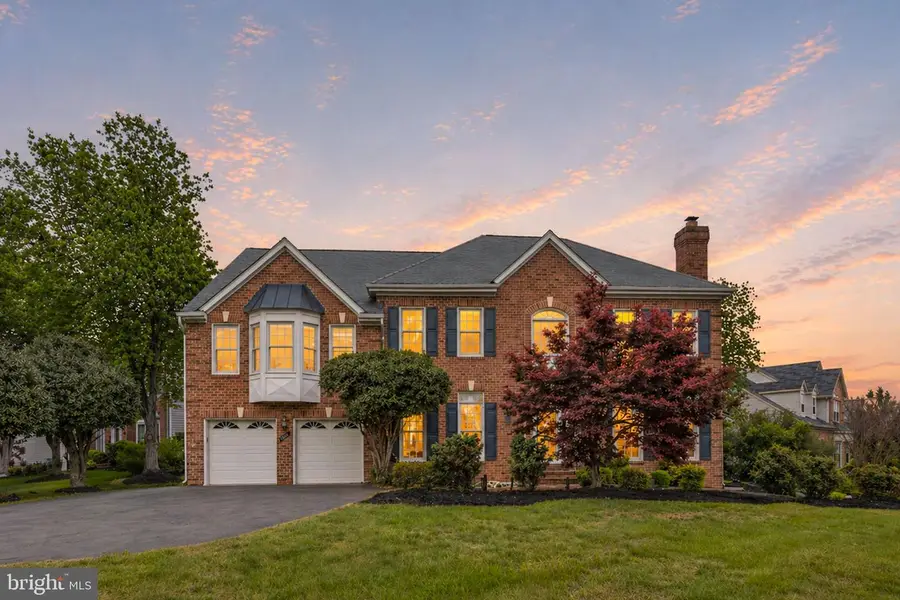 6165 Hidden Canyon Rd, Centreville, VA 20120 - #2