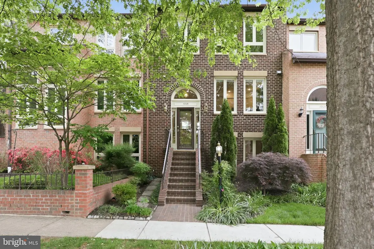 10126 Turnberry Pl, Oakton, VA 22124 - #1