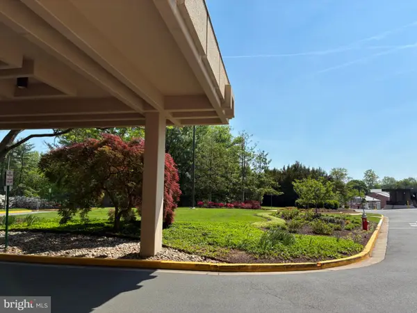1800 Old Meadow Rd #101, MCLEAN, VA 22102