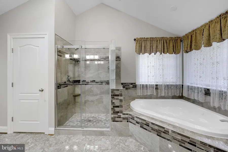 4107 Woodlark Dr, Annandale, VA 22003 - #3