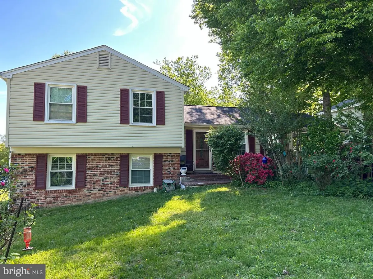 5141 Bradfield Dr, Annandale, VA 22003 - #1