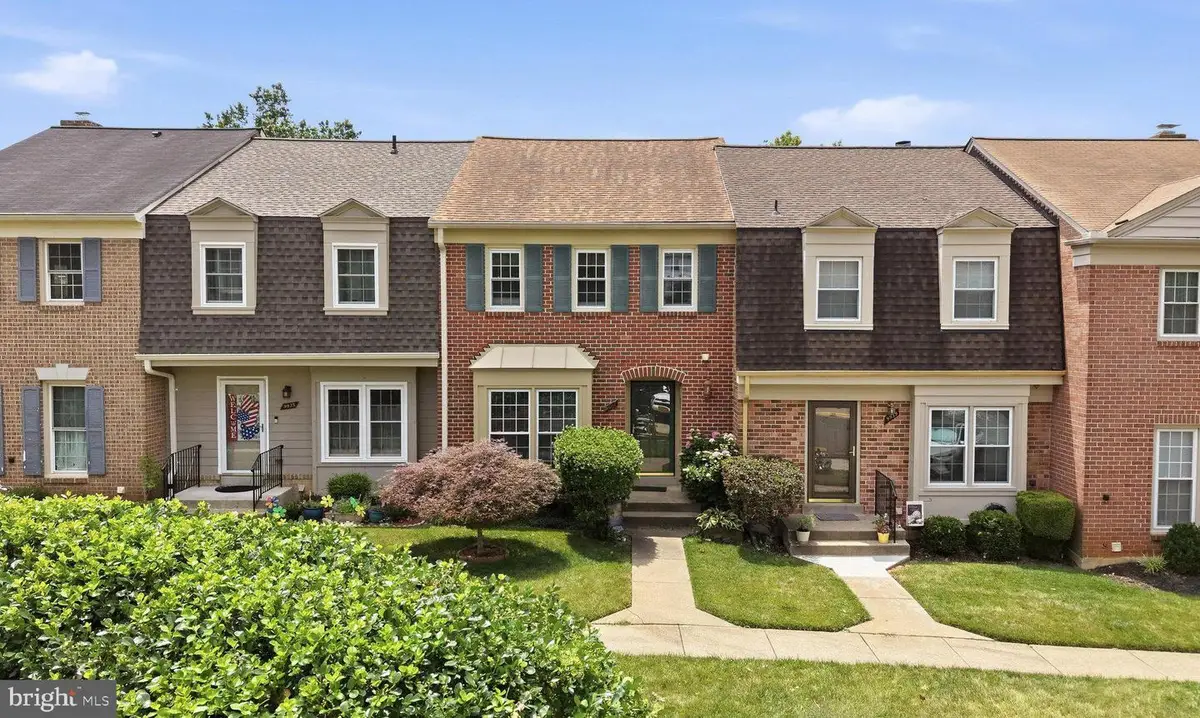 9937 Whitewater Dr, Burke, VA 22015 - #1