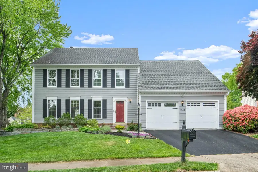 8952 Kenilworth Dr, Burke, VA 22015 - #2