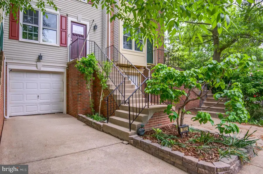 7832 Gum Springs Village Dr, Alexandria, VA 22306 - #2